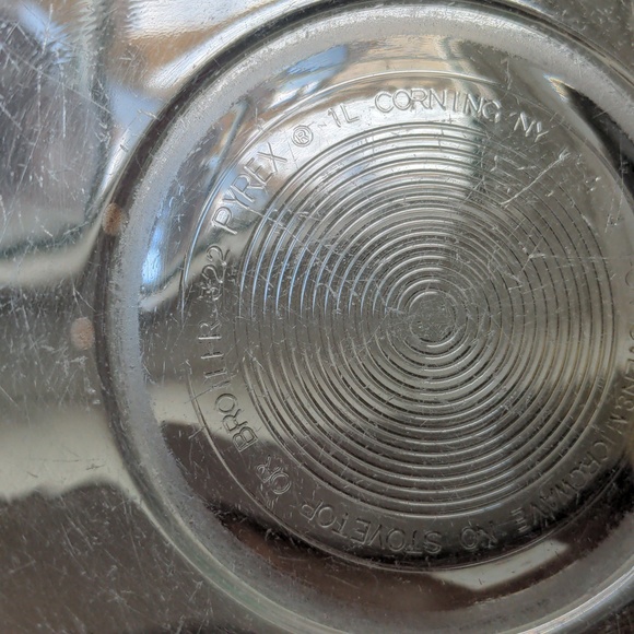 Vintage Pyrex Clear Nesting Bowls Set of 4 (325, 323, 322, 322) - Picture 4 of 12